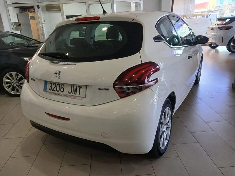 Begagnad Peugeot 208 Access 75 HK (55 kW) 2016 Vit Halvkombi