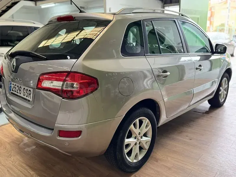 Usado Renault Koleos Dynamique 150 CV (110 kW) 2010 Gris / plata SUV