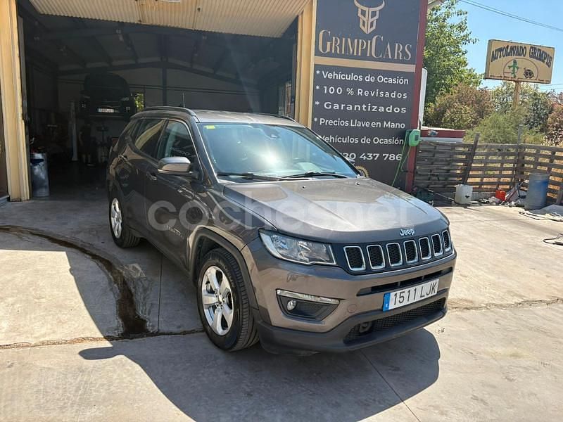 Usado Jeep Compass Longitude 120 CV (88 kW) 2020 Gris / plata SUV