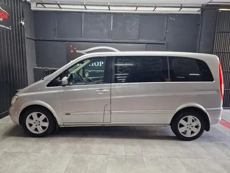 Usado Mercedes Viano 150 CV (110 kW) 2010 Gris / plata Monovolumen