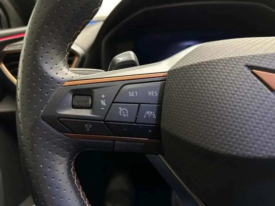 Usado Cupra Leon 150 CV (110 kW) 2023 Blanco Familiar