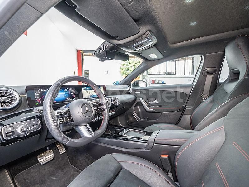 Usado Mercedes A250 219 CV (161 kW) 2024 Gris / plata Berlina