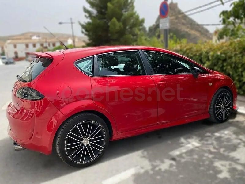 Usado Seat Leon FR 170 CV (125 kW) 2007 Rojo Utilitario