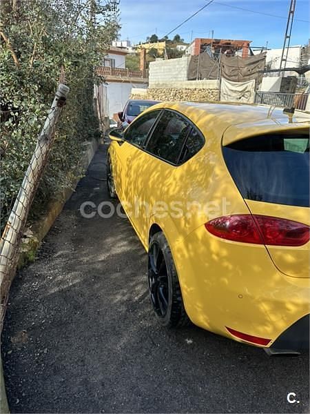 Usado Seat Leon CUPRA 265 CV (194 kW) 2010 Amarillo Berlina