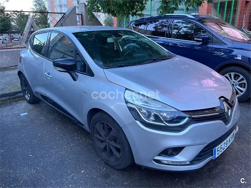 Usado Renault Clio IV LIMITED 90 CV (66 kW) 2018 Gris / plata Berlina