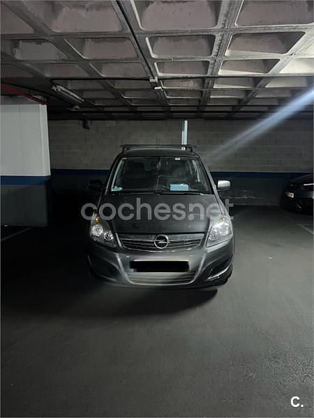 Usado Opel Zafira 140 CV (102 kW) 2010 Gris / plata Monovolumen