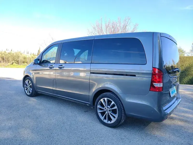 Käytetty Mercedes V250 Avantgarde 190 HP (139 kW) 2019 Harmaa Tila-auto