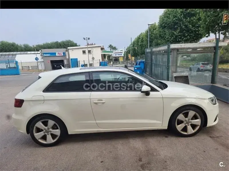 Usado Audi A3 Ambiente 150 CV (110 kW) 2013 Blanco Berlina