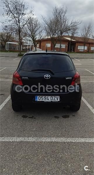 Usado Toyota Yaris 90 CV (66 kW) 2006 Negro Berlina