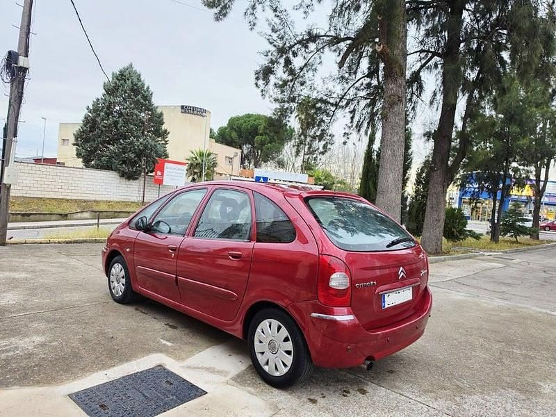 Usado Citroën Xsara Picasso 110 CV (80 kW) 2010 Granate Monovolumen