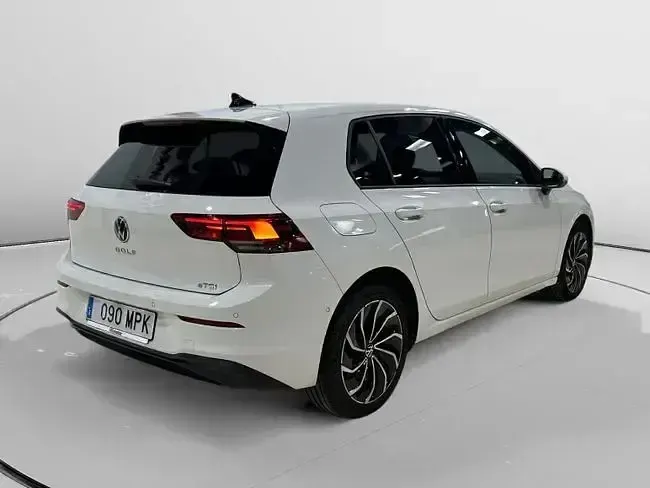 Usado VW Golf VIII Life 110 CV (80 kW) 2024 Blanco Berlina