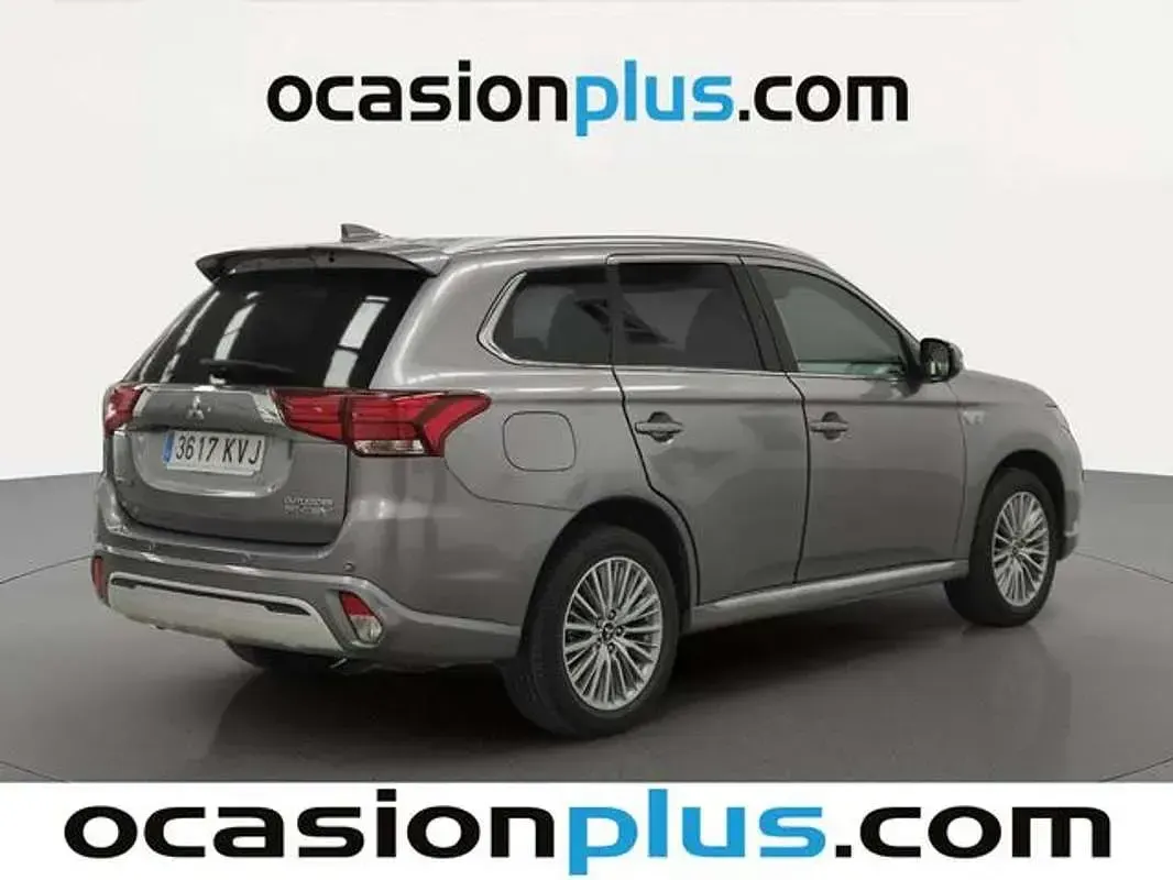 Usado Mitsubishi Outlander P-HEV 224 CV (164 kW) 2019 Gris SUV