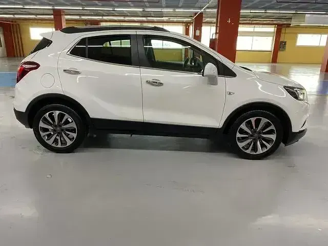 Usado Opel Mokka Innovation 140 HP (102 kW) 2019 Branco SUV