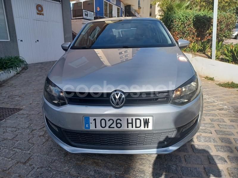Usado VW Polo Advance 90 CV (66 kW) 2011 Gris / plata Berlina