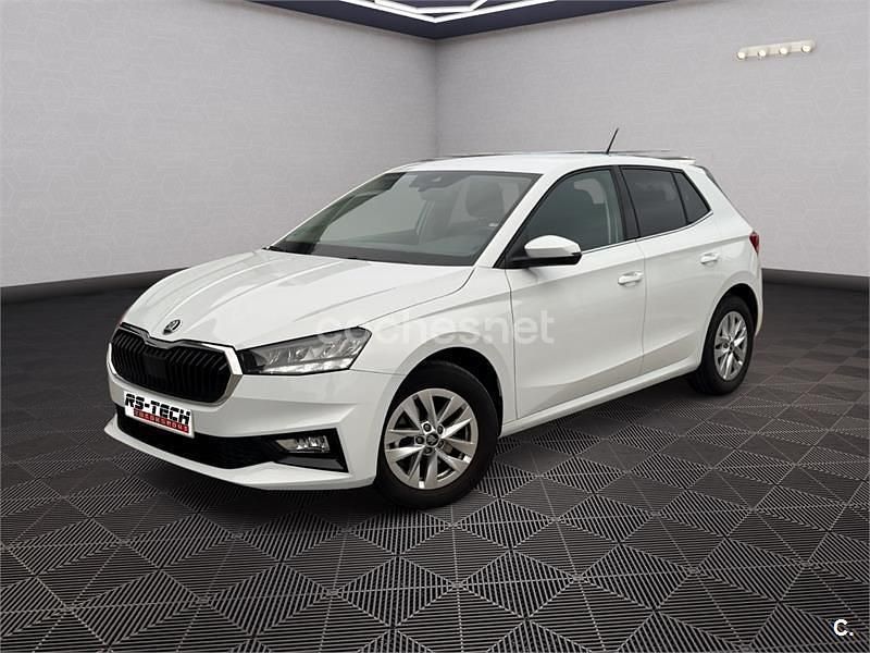 Usado Skoda Fabia Selection 116 CV (85 kW) 2025 Blanco Berlina