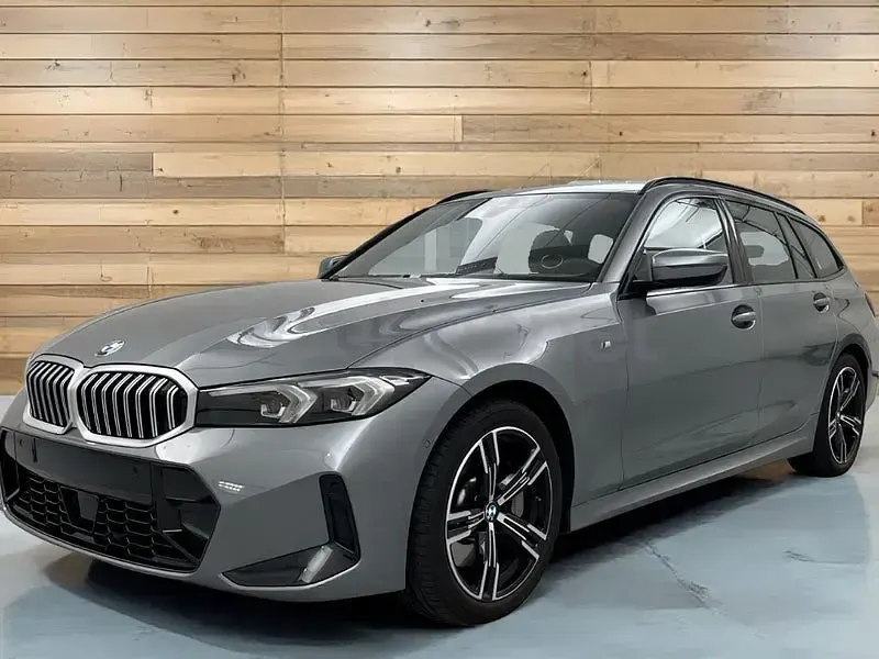 Usado BMW 330 245 CV (180 kW) 2025 Gris / plata Familiar