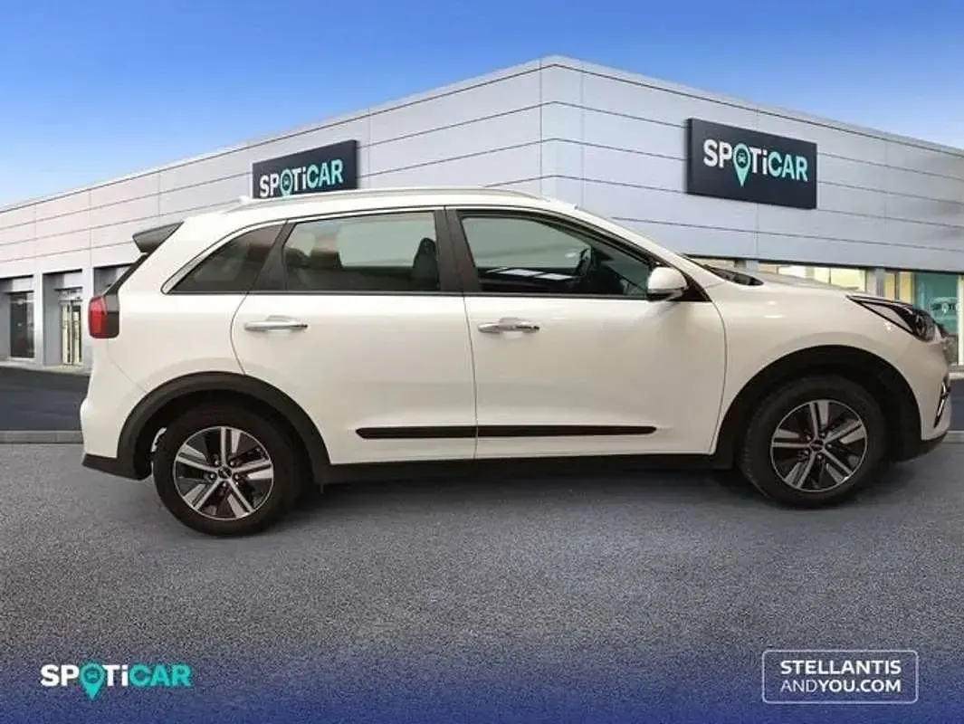 Usado Kia Niro 141 CV (103 kW) 2022 Blanco SUV