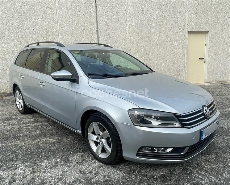 Gris / plata Usado 2011 VW Passat Edition Familiar | 4790 € (Buen precio) - Imagen 1/4