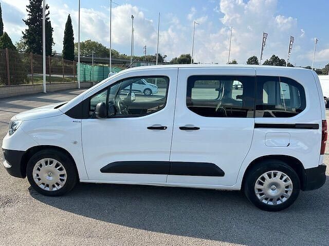Usado Opel Combo Edition 102 CV (75 kW) 2022 Blanco Monovolumen