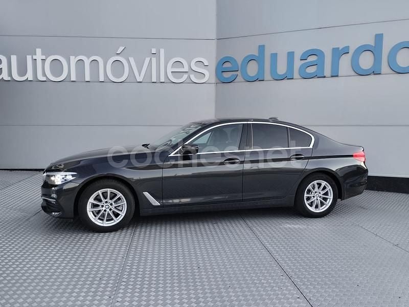 Negro Usado 2020 BMW 518 Berlina | 28.500 € (Precio justo) - Imagen 1/4