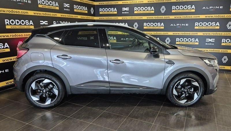 Usado Renault Captur Techno 100 CV (73 kW) 2025 Gris SUV