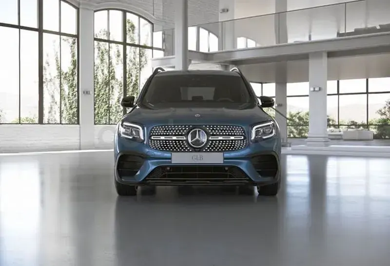 Usado Mercedes GLB200 AMG line 150 CV (110 kW) 2022 Azul denim SUV
