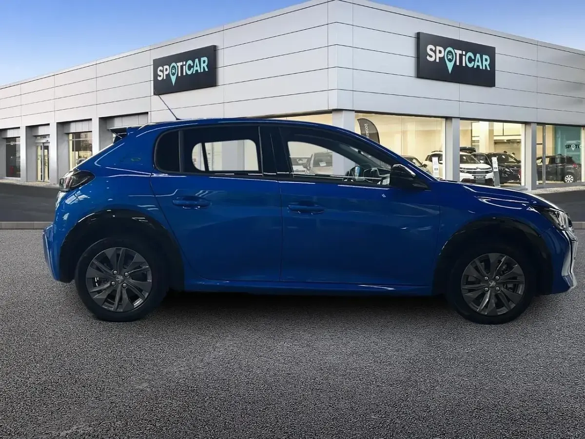 Usado Peugeot e-208 Allure 100 kW (136 CV) 2023 Azul Utilitario
