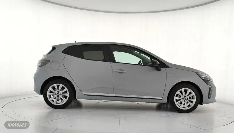 Usado Renault Clio V Evolution 100 CV (73 kW) 2025 Gris Berlina