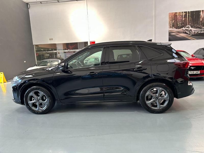 Usado Ford Kuga ST-Line 180 HP (132 kW) 2025 Preto SUV