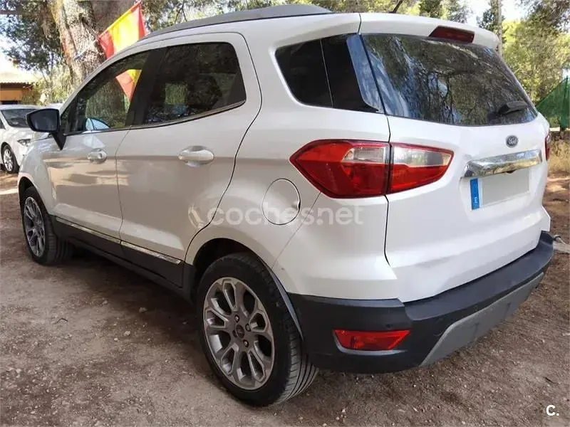 Usado Ford Ecosport Titanium 125 CV (91 kW) 2018 Blanco SUV