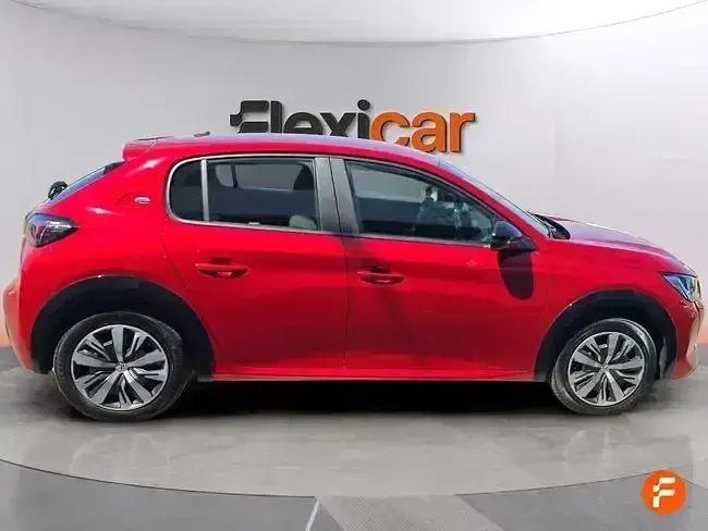 Usado Peugeot e-208 Allure 100 kW (136 CV) 2024 Rojo Utilitario