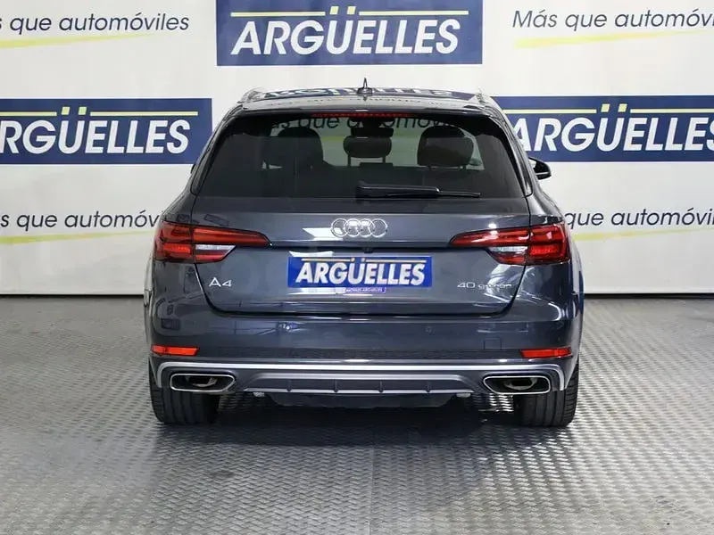Usado Audi A4 S-Line 170 CV (125 kW) 2020 Gris / plata Familiar