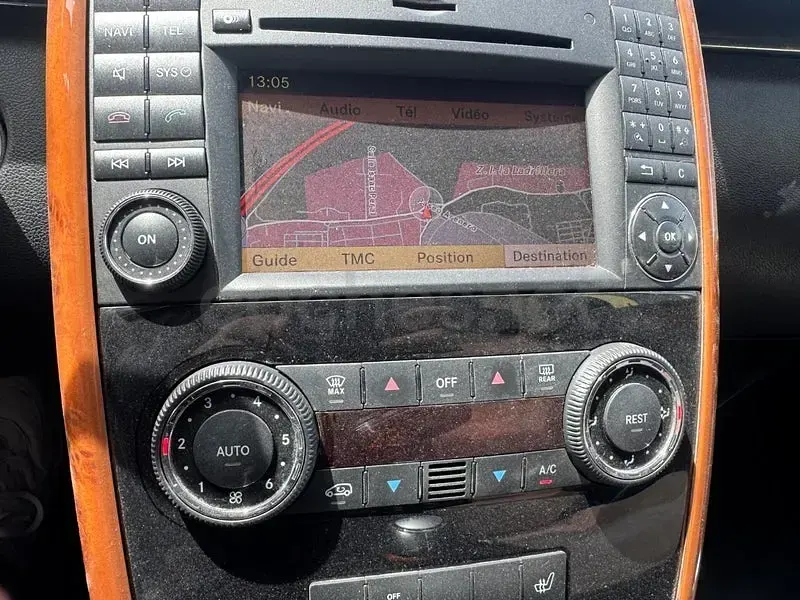 Usado Mercedes B200 136 CV (100 kW) 2011 Granate Monovolumen
