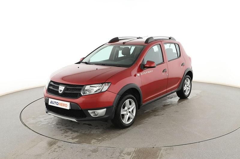 Usado Dacia Sandero Stepway 90 CV (66 kW) 2014 Rojo Berlina