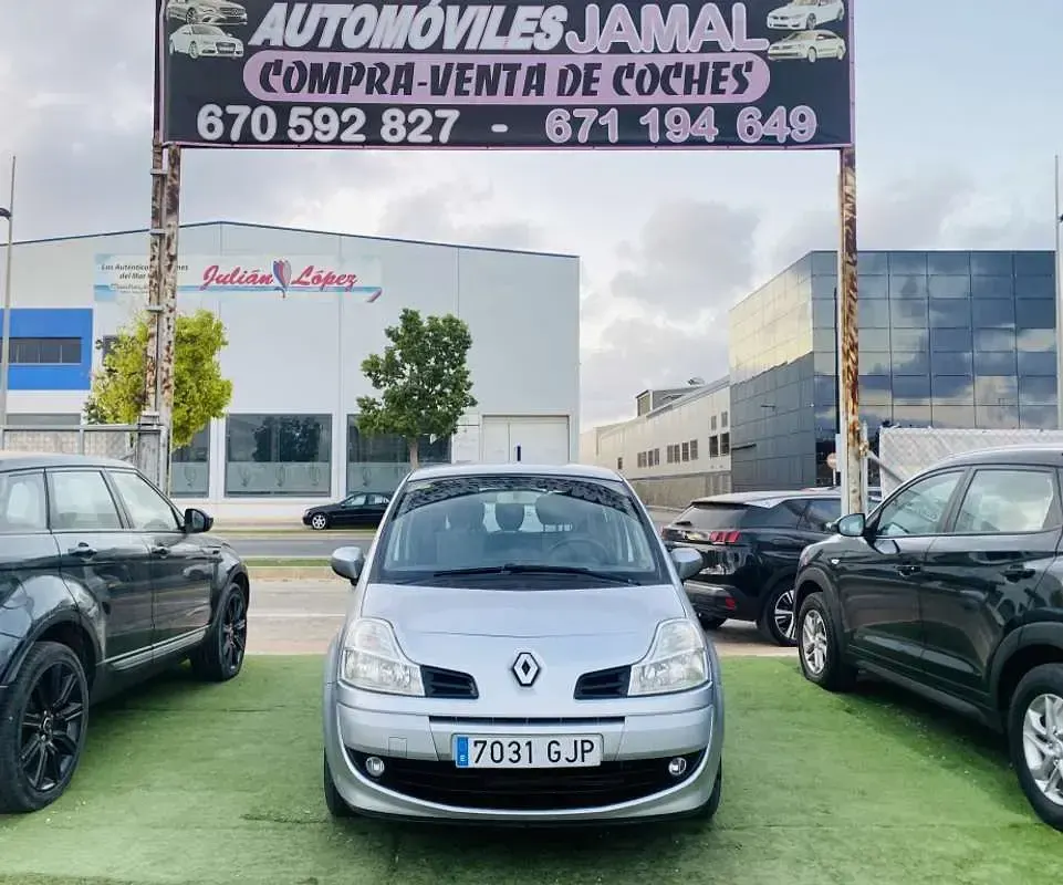 Usado Renault Modus Authentique 75 CV (55 kW) 2009 Gris Monovolumen