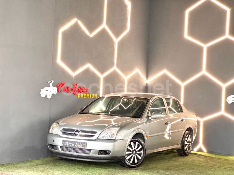 Beige Usado 2003 Opel Vectra Comfort Berlina | 3000 € - Imagen 1/4