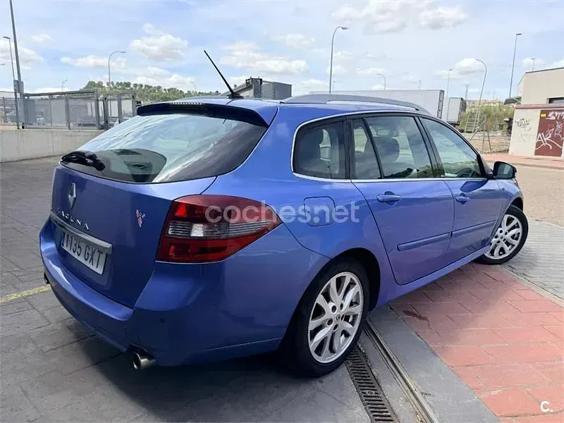 Usado Renault Laguna III GT 130 CV (95 kW) 2010 Azul Familiar