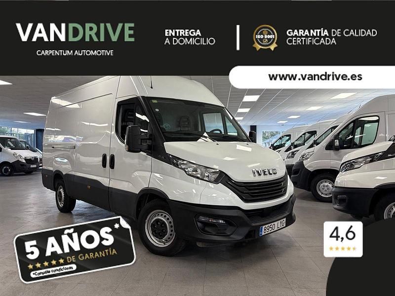 Blanco Usado 2022 Iveco Daily Berlina | 20.900 € - Imagen 1/4