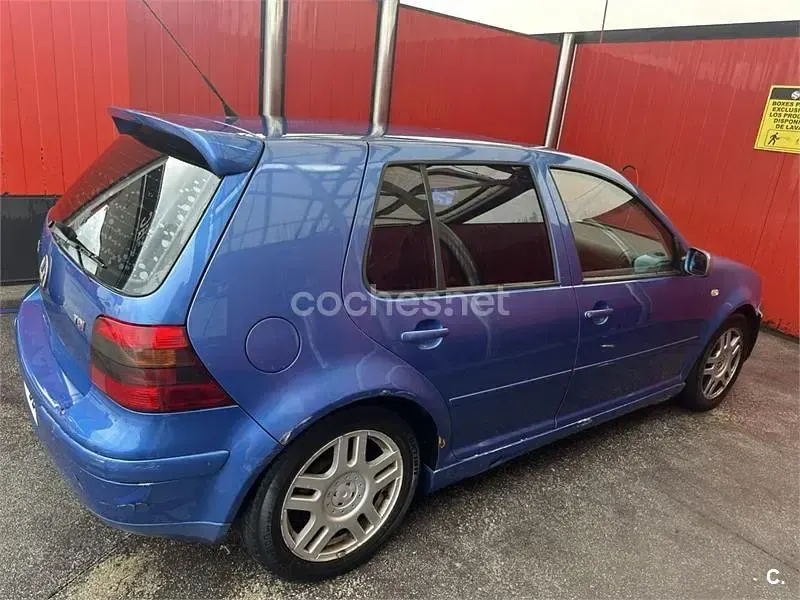 Usado VW Golf IV 110 CV (80 kW) 2001 Azul Berlina