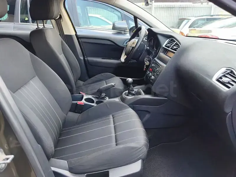 Usado Citroën C4 92 CV (67 kW) 2011 Marrón Berlina