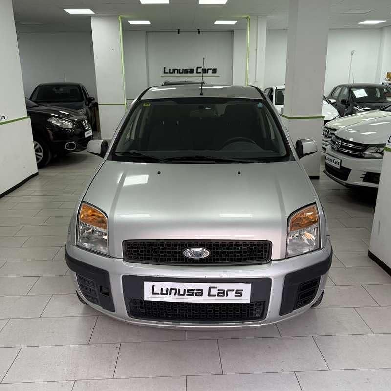 Usado Ford Fusion Futura 68 CV (50 kW) 2009 Gris / plata Utilitario