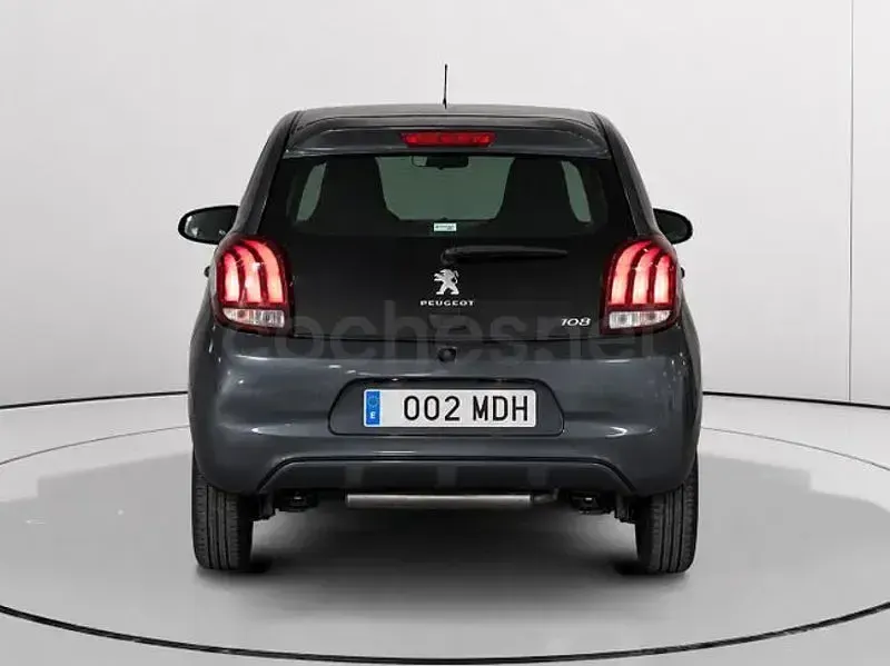 Usado Peugeot 108 Active 72 CV (52 kW) 2021 Gris / plata Berlina