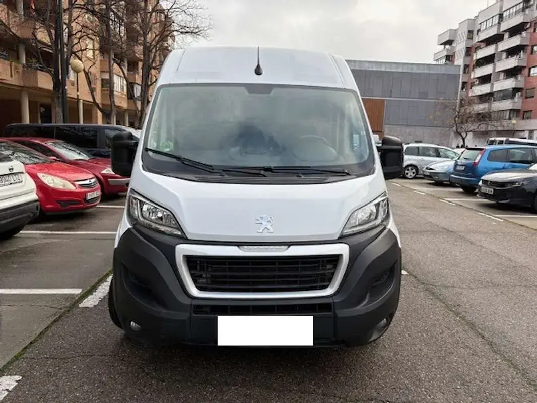 Usado Peugeot Boxer S 140 CV (102 kW) 2021 Blanco Van