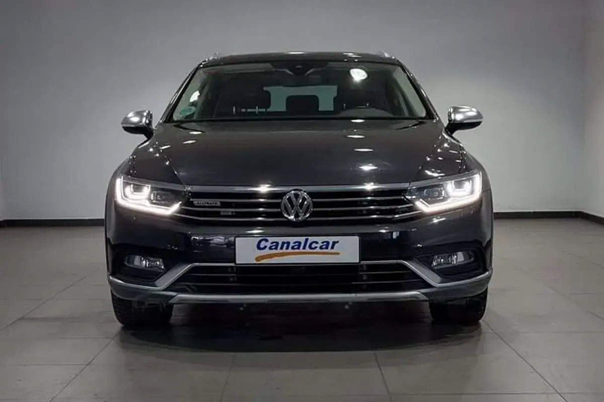 Usado VW Passat Alltrack 272 CV (200 kW) 2019 Gris Familiar