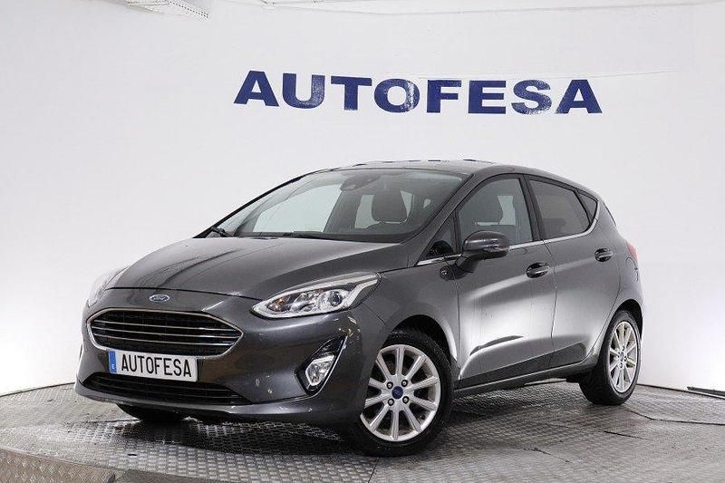 Gris titanio Usado 2019 Ford Fiesta Titanium Utilitario | 12.150 € (Precio justo) - Imagen 1/4