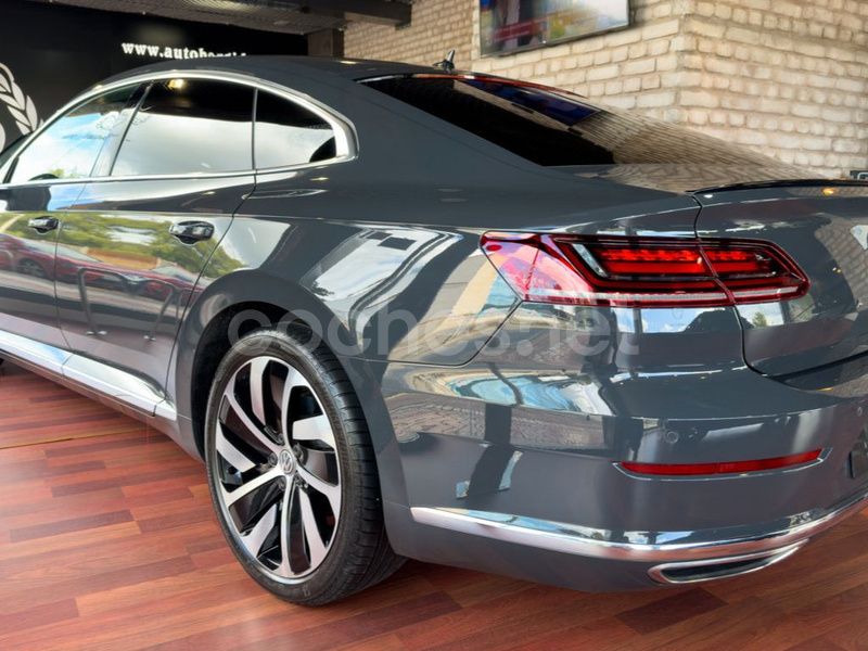 Gris / plata Usado 2019 VW Arteon R-line Berlina | 26.890 € (Un poco caro) - Imagen 1/4