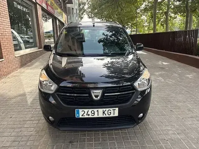 Usado Dacia Lodgy Comfort 102 CV (75 kW) 2018 Negro Monovolumen