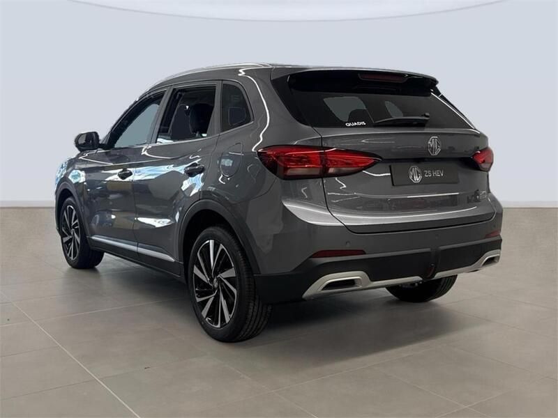 Usado MG ZS Luxury 197 CV (144 kW) 2024 Gris / plata Berlina