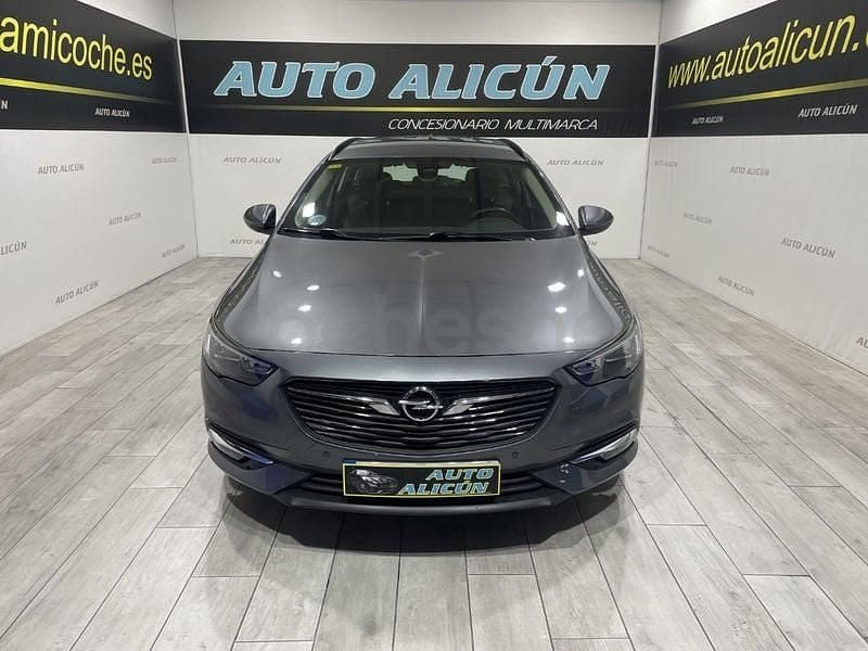 Usado Opel Insignia Business 136 CV (100 kW) 2018 Gris / plata Familiar