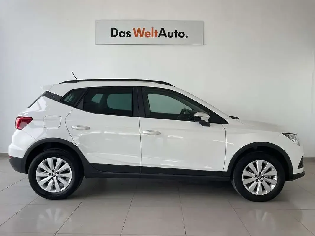 Usado Seat Arona Ecomotive 116 CV (85 kW) 2019 Blanco SUV